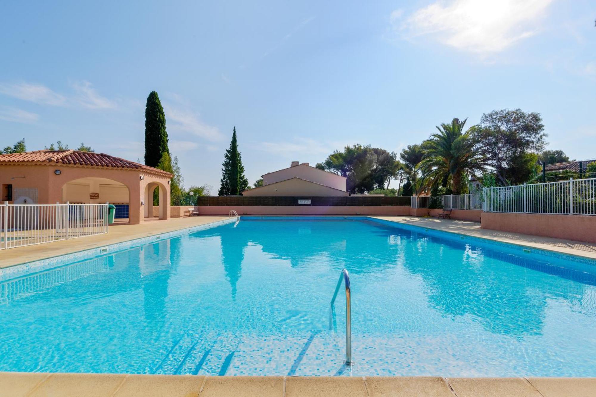 Residence Partenaire Le Domaine De Garlande Cavalaire-sur-Mer Exterior photo