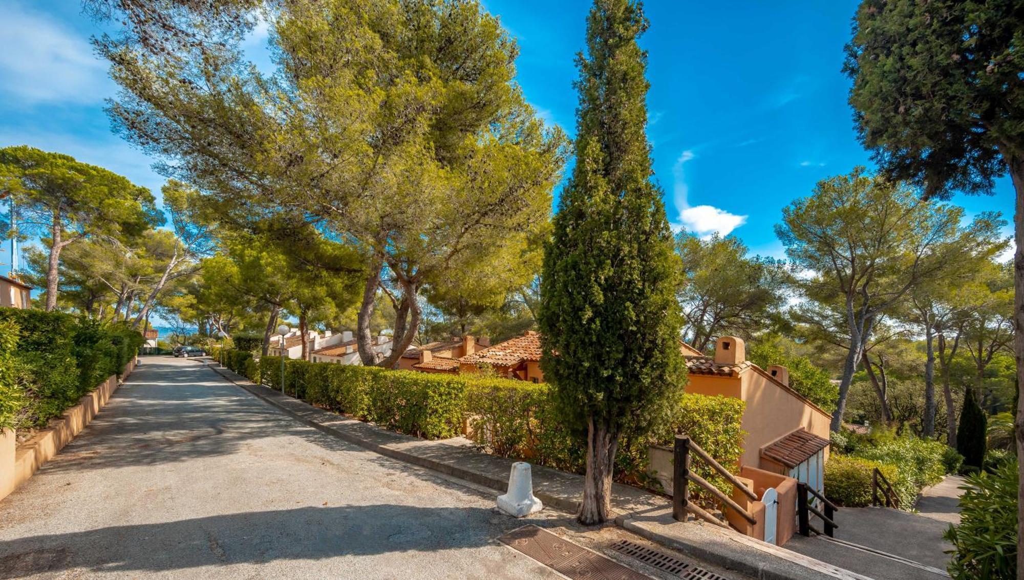 Residence Partenaire Le Domaine De Garlande Cavalaire-sur-Mer Exterior photo